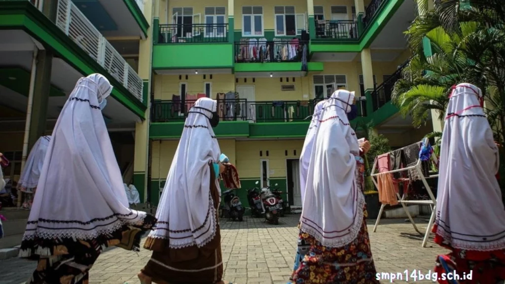 Menggelorakan Semangat Pesantren Kilat di Sekolah SMP